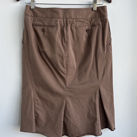 BCBGMAXAZRIA brown pinstripe midi skirt - Size 4 - Picture 3 of 4